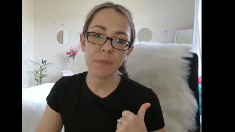 Lynn online show from December 2024 02:38:02 PM