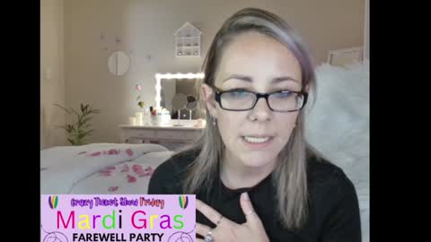 Lynn online show from December 2024 03:15:02 PM