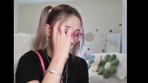 Lynn online show from January 2025 12:07:02 PM