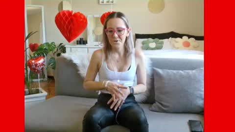 Lynn online show from February 2025 12:14:02 PM