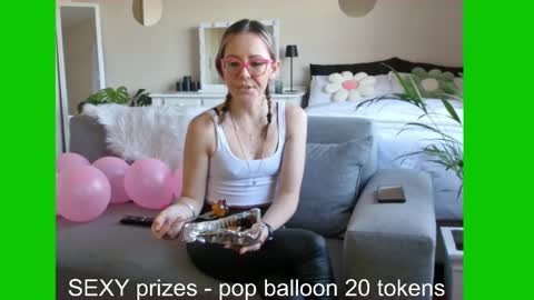 Lynn online show from February 2025 03:15:02 PM