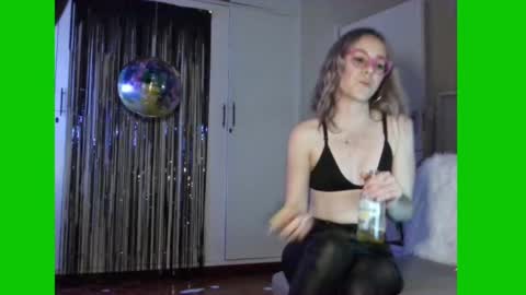 Lynn online show from February 2025 05:10:02 PM