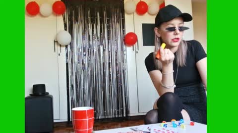 Lynn online show from February 2025 01:39:02 PM