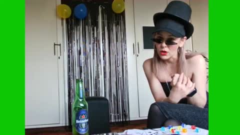 Lynn online show from February 2025 04:44:01 PM