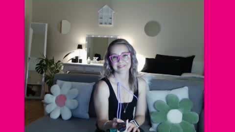 Lynn online show from February 2025 05:15:01 PM