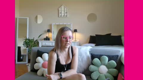 Lynn online show from March 2025 02:15:02 PM