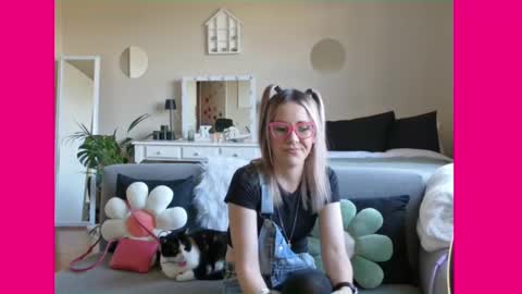 Lynn online show from March 2025 02:10:02 PM