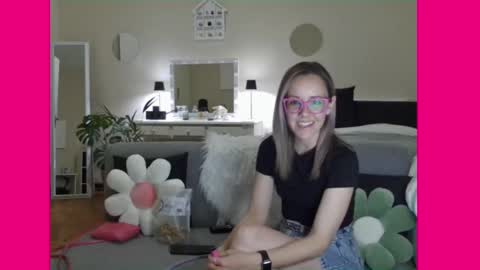 Lynn online show from March 2025 05:17:02 PM