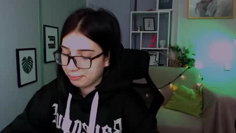 Sophie online show from December 2024 11:13:01 AM