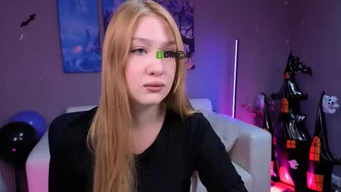 Sophie online show from November 2025 12:07:01 PM