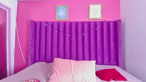 Snapshot of playfuljust_18 chatting on November 2025 12:38:01 PM SAMARA online show from November 2025 12:38:01 PM