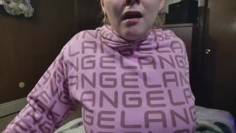 Snapshot of playfulpixxxie chatting on December 2024 06:05:01 PM Playfulpixiee online show from December 2024 06:05:01 PM