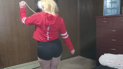 Snapshot of playfulpixxxie chatting on January 2025 03:43:01 PM Playfulpixiee online show from January 2025 03:43:01 PM