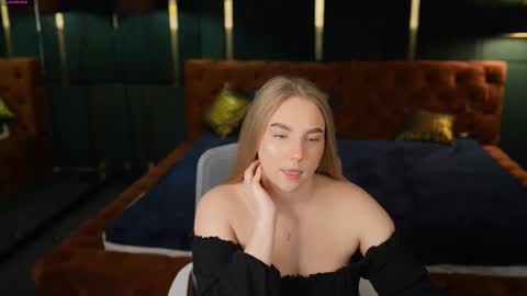 Lana online show from December 2025 11:30:02 AM