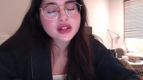 Snapshot of playnofuckinggames chatting on January 2025 10:04:02 PM Mary online show from January 2025 10:04:02 PM