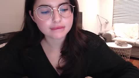 Snapshot of playnofuckinggames chatting on January 2025 09:04:02 PM Mary online show from January 2025 09:04:02 PM