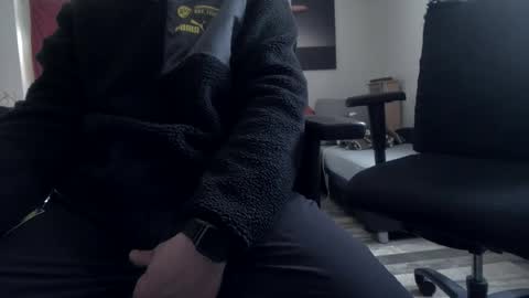 Snapshot of plboy23 chatting on October 2025 11:11:01 AM Hello ask me . Im glad to see you here in my room. Welcome PVT is open online show from October 2025 11:11:01 AM