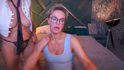 Ira brunette and Vika blonde online show from October 2025 01:39:01 PM