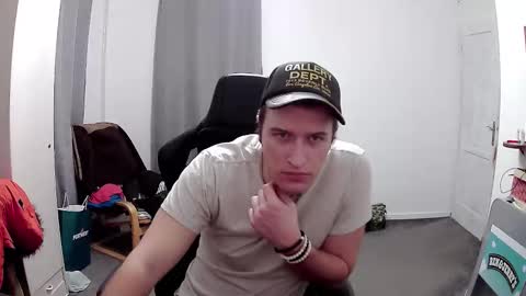 plkrisztian online show from March 2026 11:56:02 PM