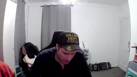 plkrisztian online show from April 2026 07:08:01 PM