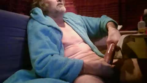 Snapshot of plus84u chatting on February 2025 09:52:02 PM Fratzz online show from February 2025 09:52:02 PM