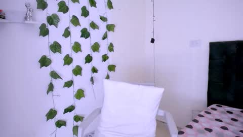 Snapshot of pocahontas_mcry chatting on December 2025 02:59:01 PM pocahontas online show from December 2025 02:59:01 PM