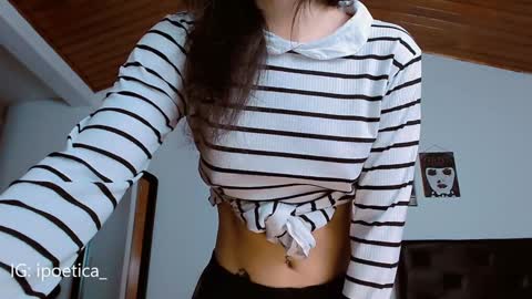 Snapshot of poeeticaa_ chatting on January 2025 12:05:01 PM IG ipoetica online show from January 2025 12:05:01 PM