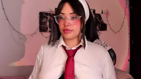 Snapshot of poison_willow chatting on November 2025 05:03:02 PM Willow Hours 12pm to 630pm Colombian time FRIDAY AND SUNDAY FREE DAYS online show from November 2025 05:03:02 PM