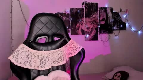 Snapshot of poison_willow chatting on November 2025 05:33:02 PM Willow Hours 12pm to 630pm Colombian time FRIDAY AND SUNDAY FREE DAYS online show from November 2025 05:33:02 PM