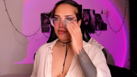 Snapshot of poison_willow chatting on November 2025 05:36:02 PM Willow Hours 12pm to 630pm Colombian time FRIDAY AND SUNDAY FREE DAYS online show from November 2025 05:36:02 PM