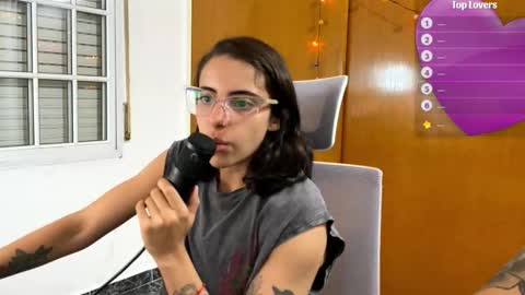 Snapshot of poisonivybb chatting on February 2026 11:23:01 PM Poison Ivy online show from February 2026 11:23:01 PM