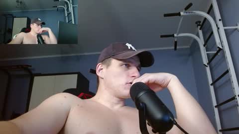 Poliglotjoe2 online show from January 2026 01:44:01 AM