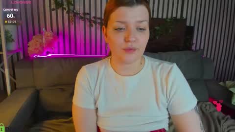 Polly online show from February 2026 06:26:01 AM