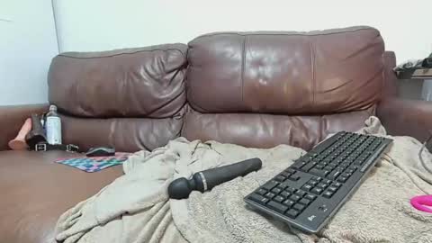 Snapshot of polly_aqua chatting on May 2026 11:24:02 PM Polly Aqua online show from May 2026 11:24:02 PM