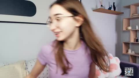 Snapshot of polly_bee chatting on October 2025 08:53:02 AM Polly online show from October 2025 08:53:02 AM