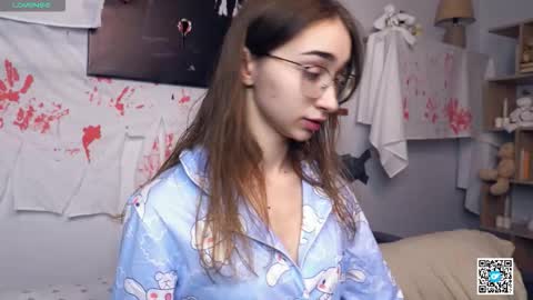 Snapshot of polly_bee chatting on November 2025 07:22:01 AM Polly online show from November 2025 07:22:01 AM