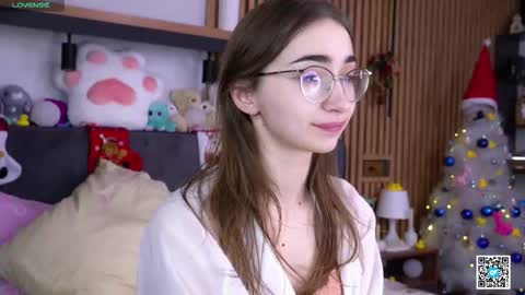 Snapshot of polly_bee chatting on November 2025 07:08:02 AM Polly online show from November 2025 07:08:02 AM