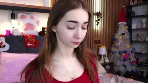 Snapshot of polly_bee chatting on December 2025 07:24:01 AM Polly online show from December 2025 07:24:01 AM