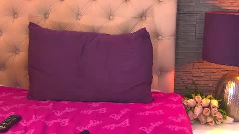 polly_curiouss online show from August 2026 11:56:02 AM