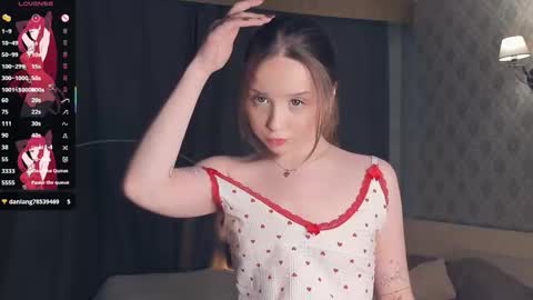 Snapshot of polly_dollie_ chatting on November 2025 09:19:02 AM Renet online show from November 2025 09:19:02 AM