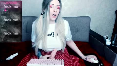 Polly online show from March 2025 06:54:01 PM