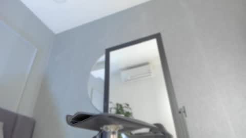 POLLY online show from September 2025 10:42:01 AM