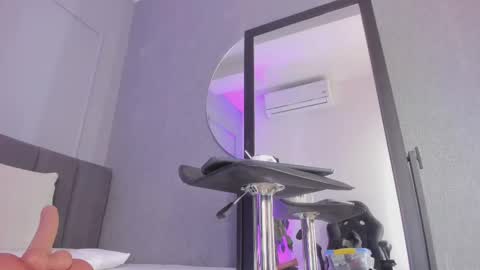 POLLY online show from October 2025 10:35:01 AM