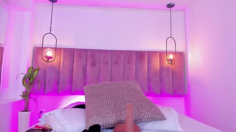 POLLY online show from March 2026 10:41:01 AM