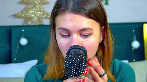 Snapshot of pollylanders chatting on December 2024 03:38:02 AM Polly online show from December 2024 03:38:02 AM