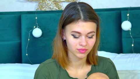 Snapshot of pollylanders chatting on December 2024 06:54:02 PM Polly online show from December 2024 06:54:02 PM