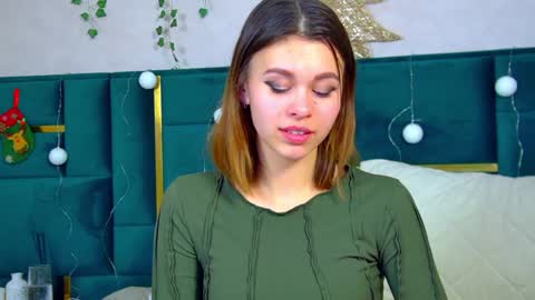 Snapshot of pollylanders chatting on December 2024 01:00:02 AM Polly online show from December 2024 01:00:02 AM