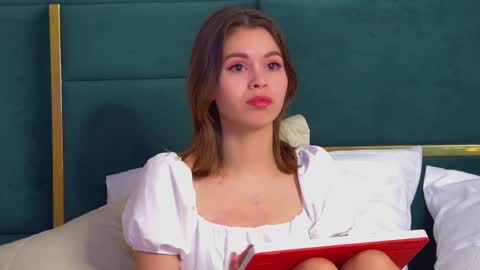 Snapshot of pollylanders chatting on February 2025 01:41:01 AM Polly online show from February 2025 01:41:01 AM