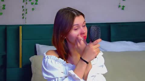 Snapshot of pollylanders chatting on March 2025 06:32:01 PM Polly online show from March 2025 06:32:01 PM