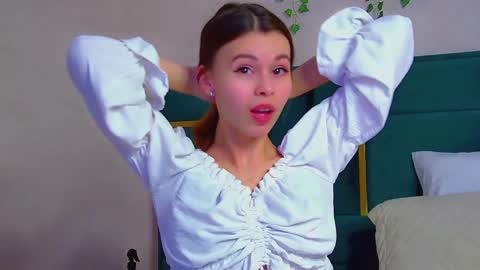 Snapshot of pollylanders chatting on March 2025 12:42:02 AM Polly online show from March 2025 12:42:02 AM